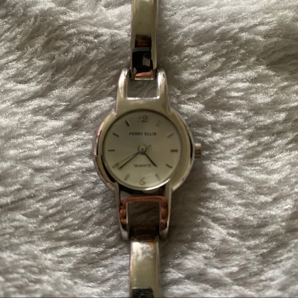 Perry Ellis Quartz Watch - Picture 1 of 2